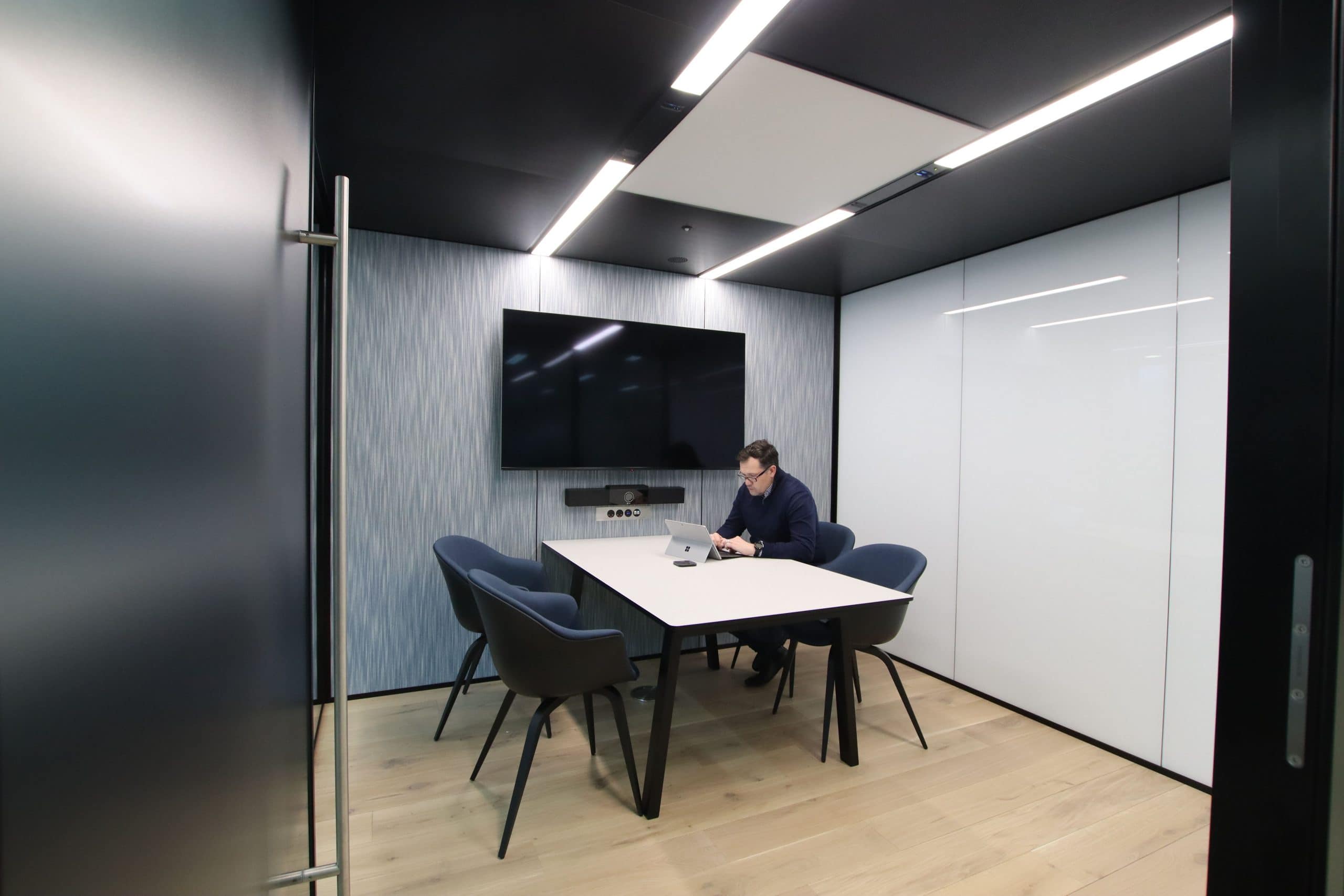 Optima Adjustable Meeting Room